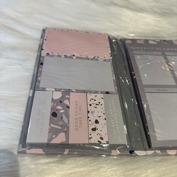 Speckled Weekly Planner (NEW) - Picture 4 of 5